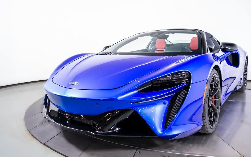 new 2025 McLaren Artura car, priced at $333,450