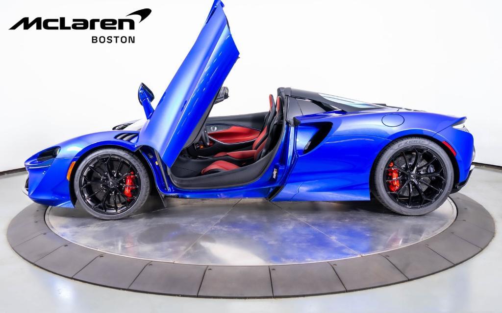 new 2025 McLaren Artura car, priced at $333,450