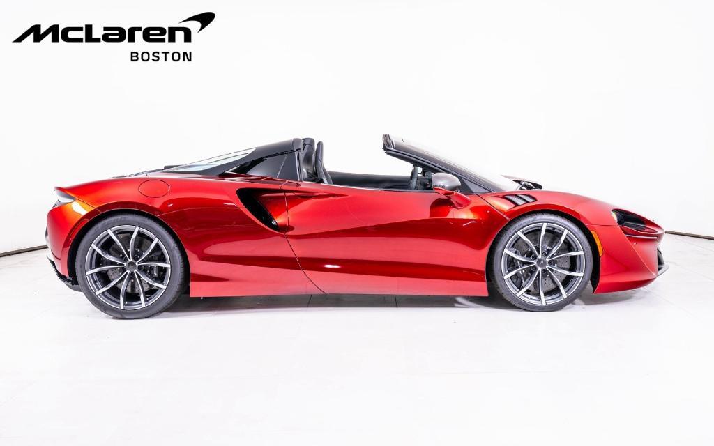 new 2025 McLaren Artura car, priced at $340,050