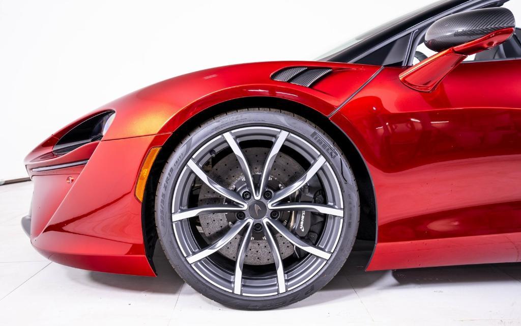 new 2025 McLaren Artura car, priced at $340,050