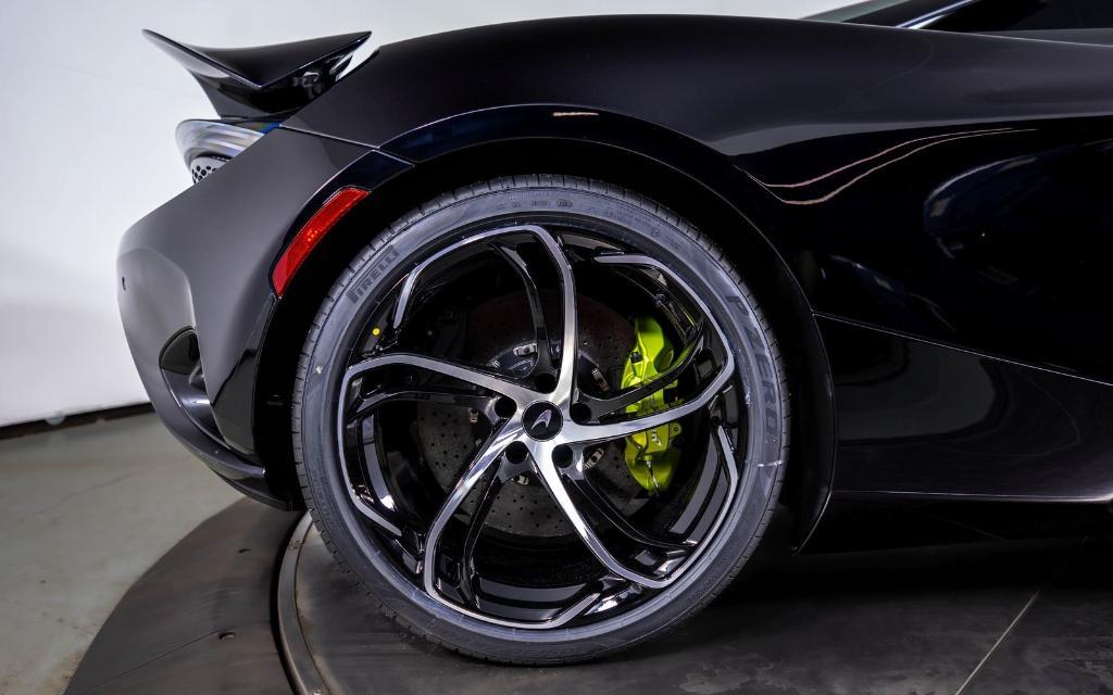 new 2025 McLaren 750S car, priced at $456,190
