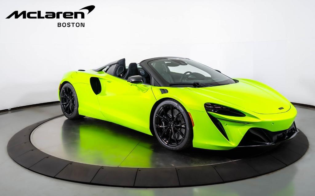 new 2025 McLaren Artura car, priced at $333,138