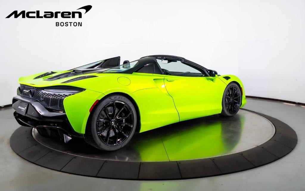 new 2025 McLaren Artura car, priced at $333,138