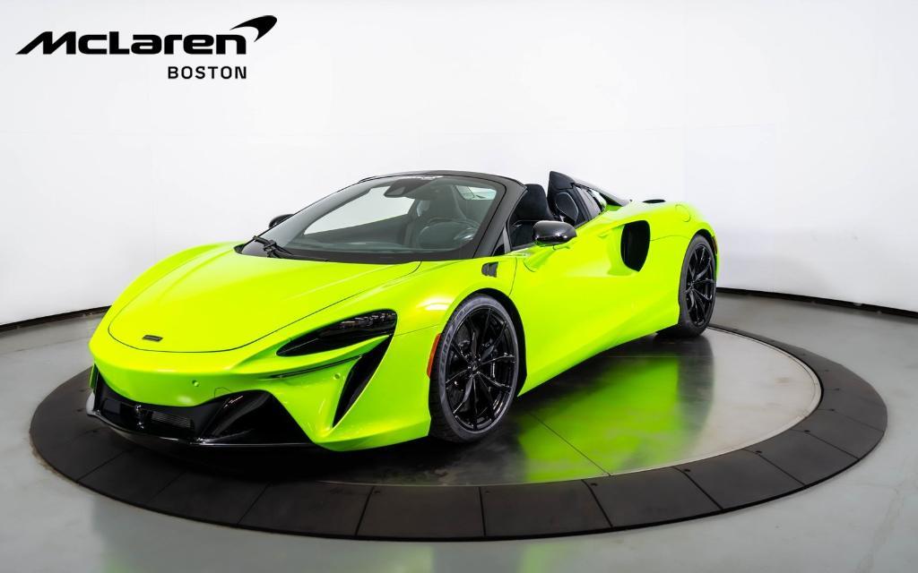 new 2025 McLaren Artura car, priced at $333,138