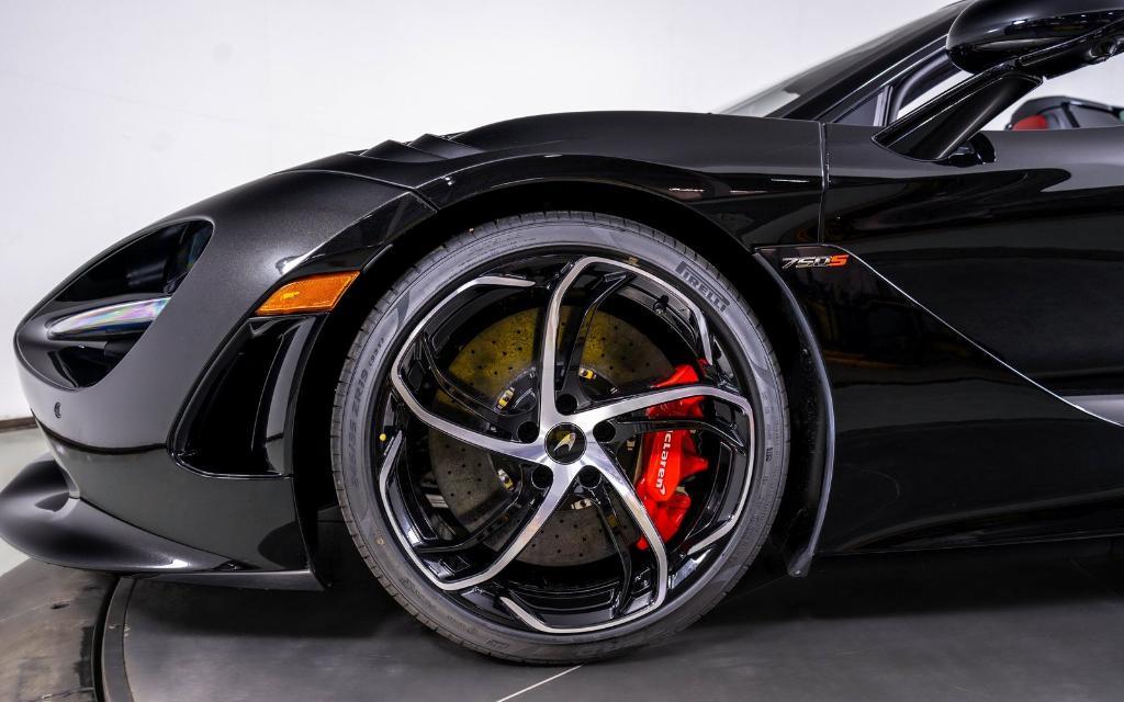 new 2025 McLaren 750S car, priced at $435,340