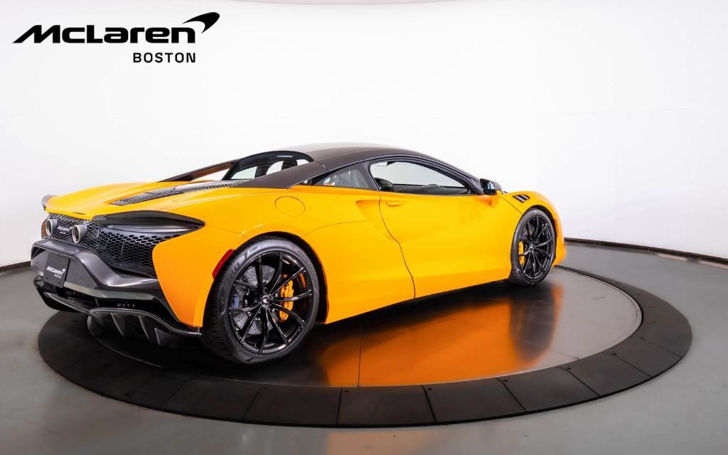 new 2024 McLaren Artura car, priced at $297,820