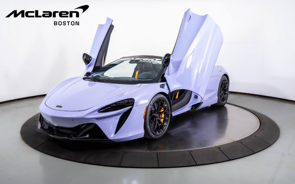 new 2025 McLaren Artura car, priced at $325,098