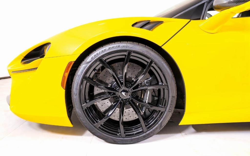 used 2025 McLaren Artura car, priced at $274,999