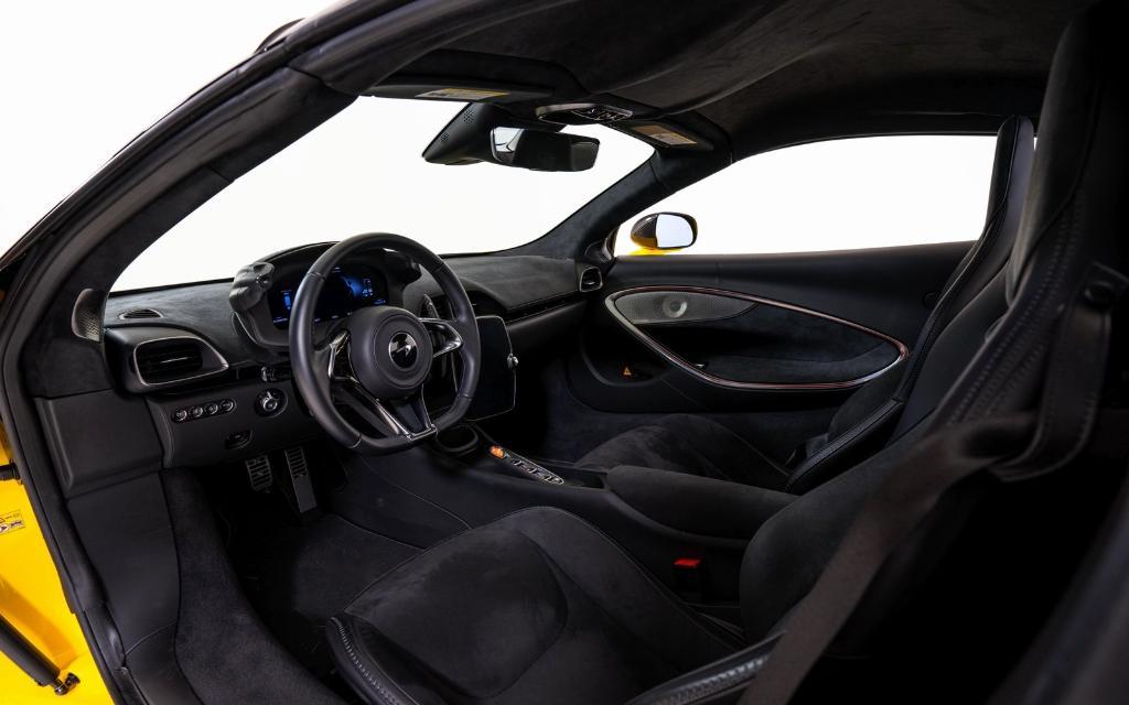 used 2025 McLaren Artura car, priced at $274,999