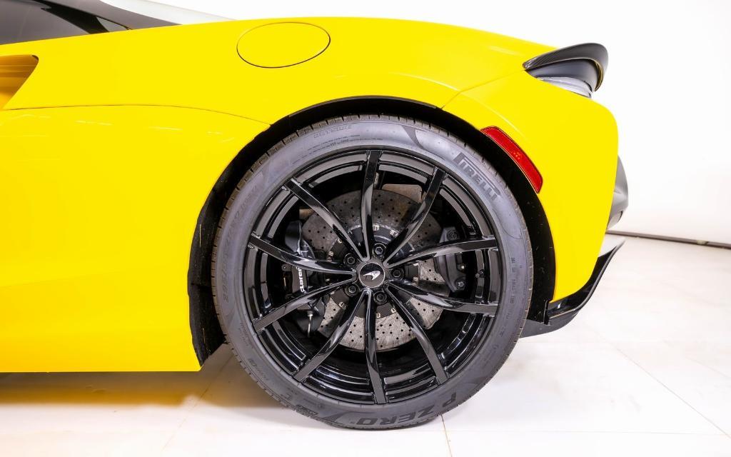 used 2025 McLaren Artura car, priced at $274,999