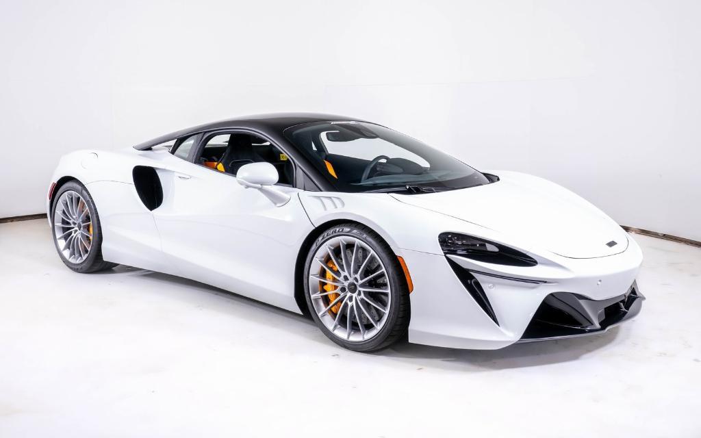 new 2026 McLaren Artura car, priced at $278,450