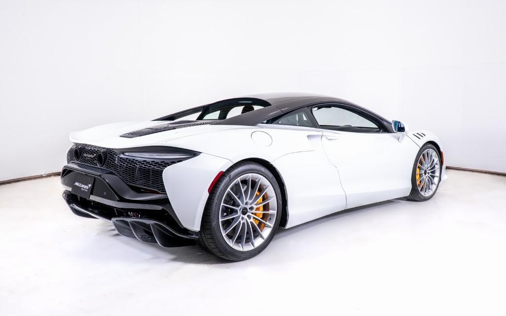 new 2026 McLaren Artura car, priced at $278,450