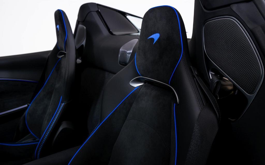 new 2025 McLaren Artura car, priced at $328,584