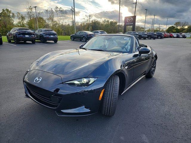 new 2024 Mazda MX-5 Miata car