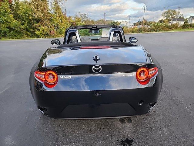 new 2024 Mazda MX-5 Miata car