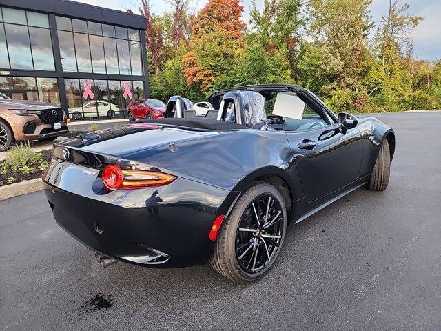 new 2024 Mazda MX-5 Miata car