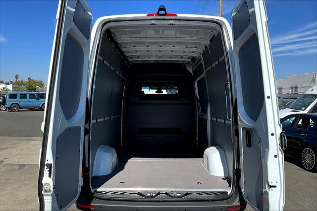 new 2025 Mercedes-Benz Sprinter 2500 car, priced at $65,397