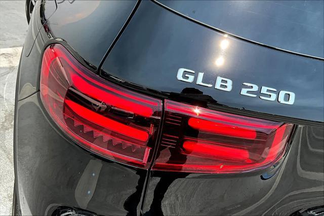 new 2025 Mercedes-Benz GLB 250 car, priced at $48,690