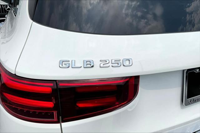 new 2024 Mercedes-Benz GLB 250 car, priced at $52,025