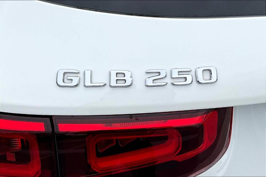 used 2021 Mercedes-Benz GLB 250 car, priced at $29,676