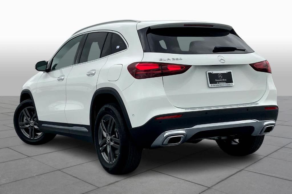 new 2024 Mercedes-Benz GLA 250 car, priced at $43,620