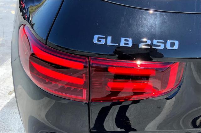 new 2024 Mercedes-Benz GLB 250 car, priced at $51,215