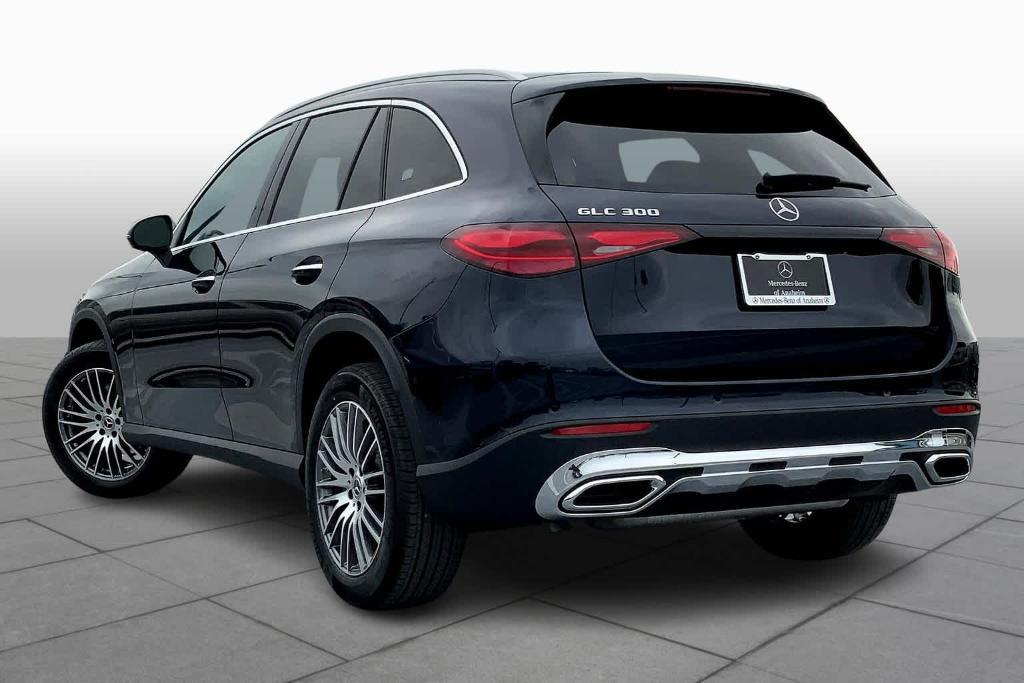 new 2024 Mercedes-Benz GLC 300 car