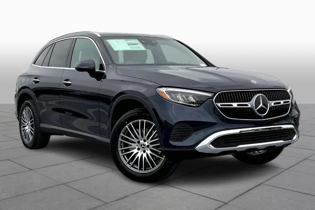 new 2024 Mercedes-Benz GLC 300 car