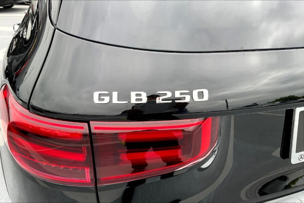 new 2024 Mercedes-Benz GLB 250 car, priced at $52,815