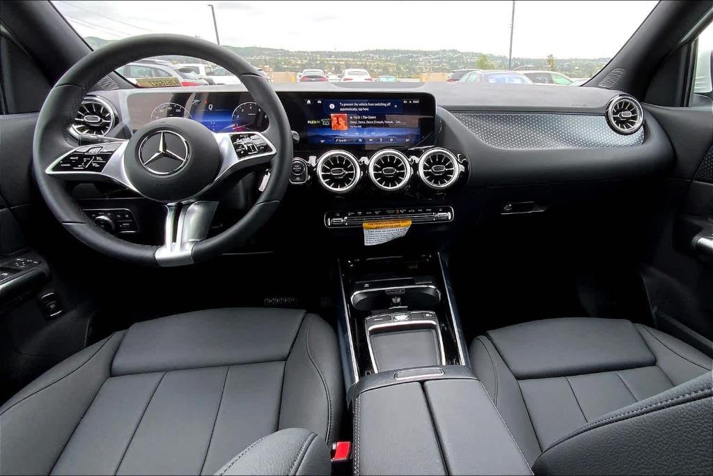 new 2024 Mercedes-Benz GLA 250 car, priced at $46,720
