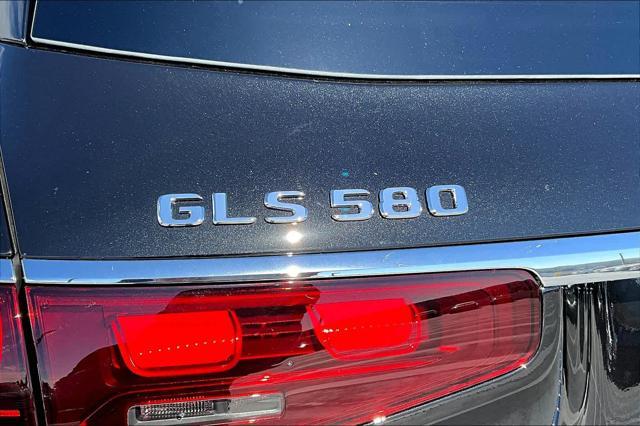 new 2025 Mercedes-Benz GLS 580 car, priced at $121,450