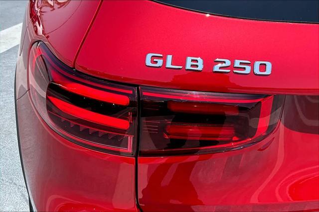 new 2024 Mercedes-Benz GLB 250 car, priced at $51,970