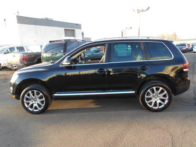 used 2008 Volkswagen Touareg 2 car, priced at $8,622