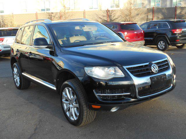 used 2008 Volkswagen Touareg 2 car, priced at $8,622
