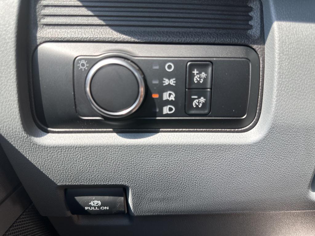 new 2024 Ford F-350 car, priced at $42,495