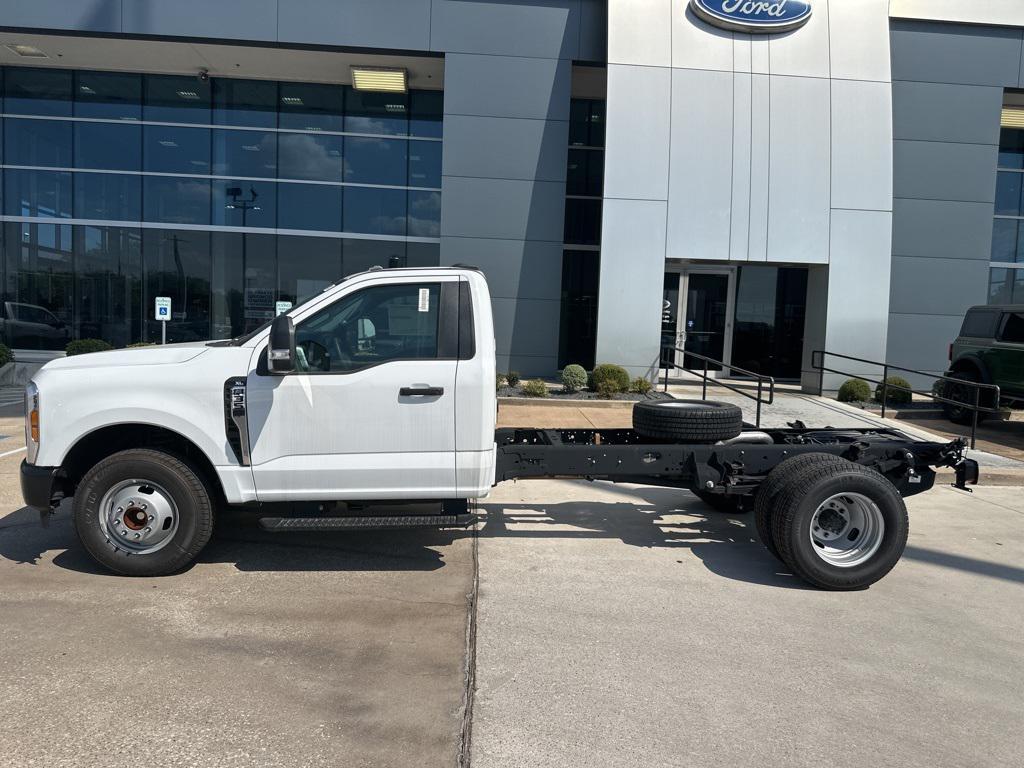 new 2024 Ford F-350 car, priced at $42,495