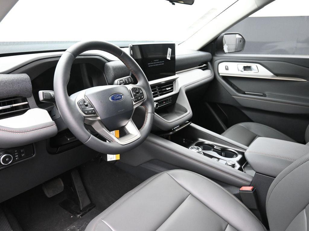 new 2025 Ford Explorer car, priced at $39,193