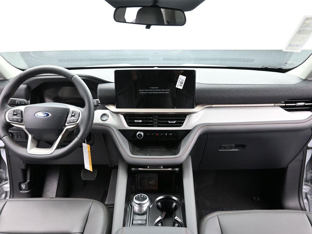new 2025 Ford Explorer car, priced at $39,193