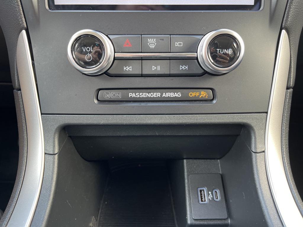 used 2024 Ford Edge car, priced at $23,794