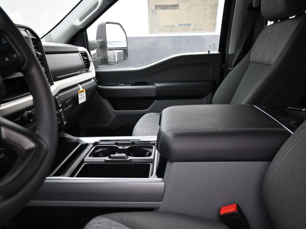 new 2025 Ford F-450 car, priced at $78,430