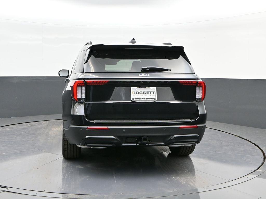 new 2025 Ford Explorer car, priced at $42,977