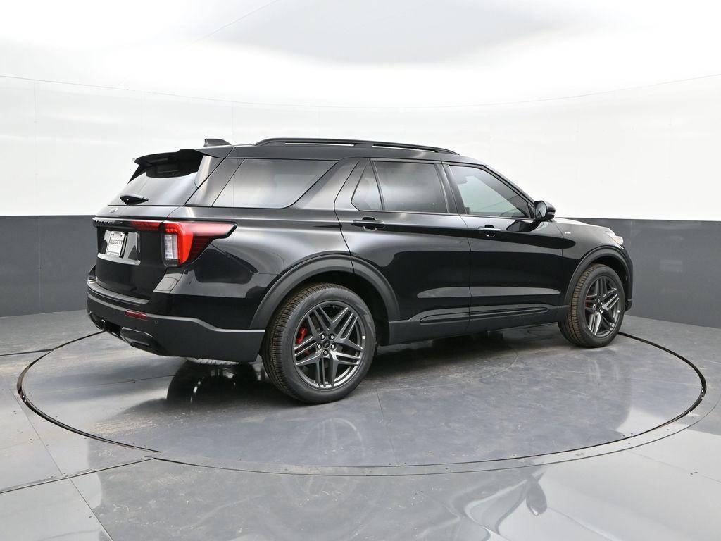 new 2025 Ford Explorer car, priced at $42,977