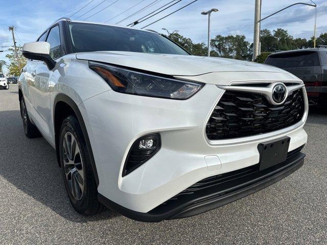 used 2022 Toyota Highlander car, priced at $35,977