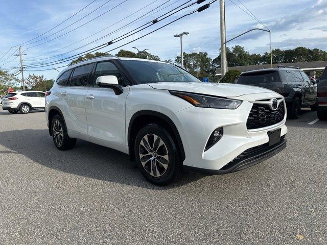 used 2022 Toyota Highlander car, priced at $35,977