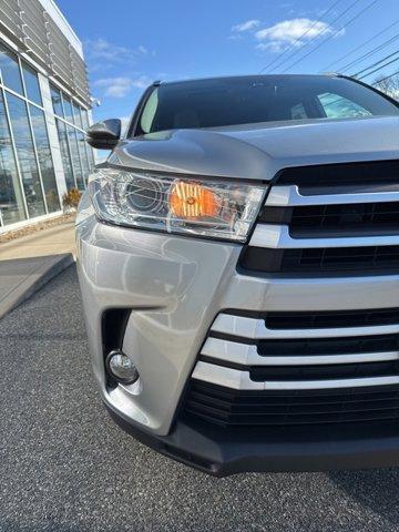 used 2018 Toyota Highlander car, priced at $26,977