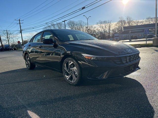 new 2025 Hyundai Elantra car, priced at $26,611