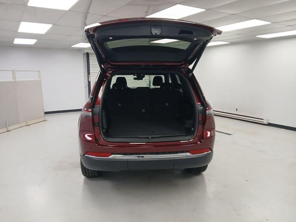 new 2025 Jeep Grand Cherokee car, priced at $47,115