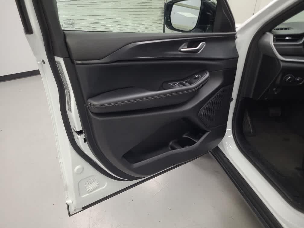 used 2024 Jeep Grand Cherokee L car, priced at $28,390