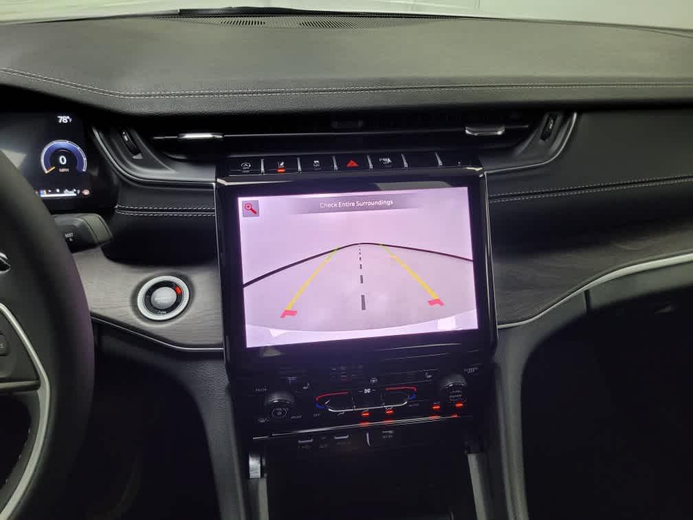 new 2025 Jeep Grand Cherokee car, priced at $48,040