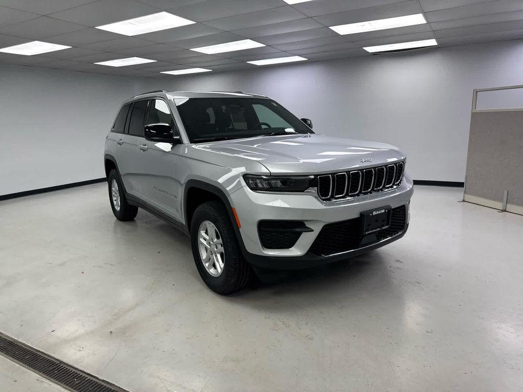 new 2025 Jeep Grand Cherokee car, priced at $39,420